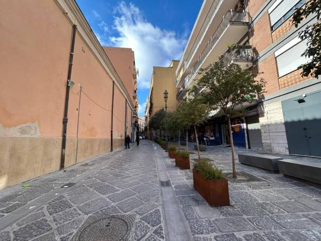Appartamento in vendita a Portici, Campania