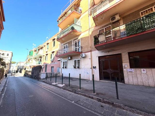 Appartamento in vendita a Portici, Campania