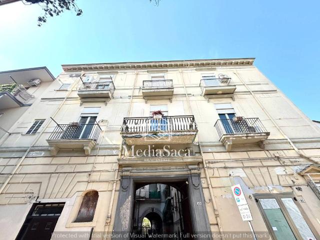 Appartamento in vendita a Portici, Campania