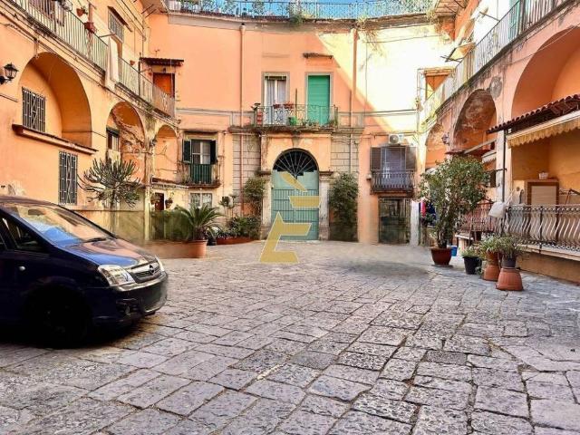 Appartamento in vendita a Portici, Campania