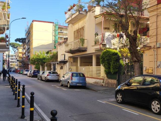 Appartamento in vendita a Portici, Campania