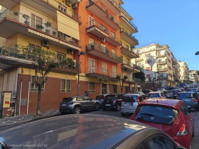 Appartamento in vendita a Portici, Campania
