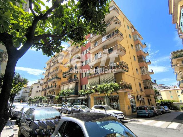 Appartamento in vendita a Portici, Campania