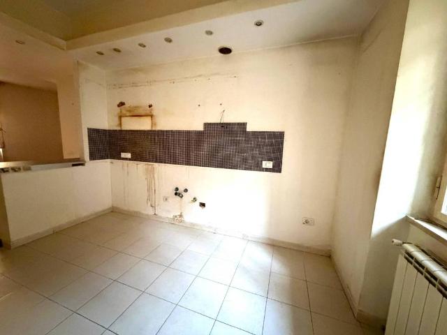 Appartamento in vendita a Portici, Napoli