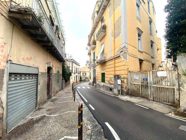 Appartamento in vendita a Portici, Campania