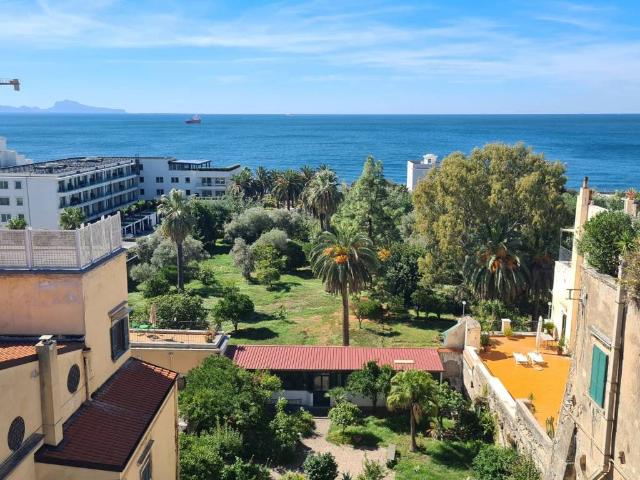 Appartamento in vendita a Portici, Campania
