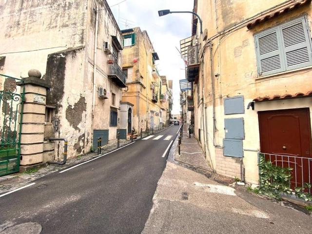 Appartamento in vendita a Portici, Campania