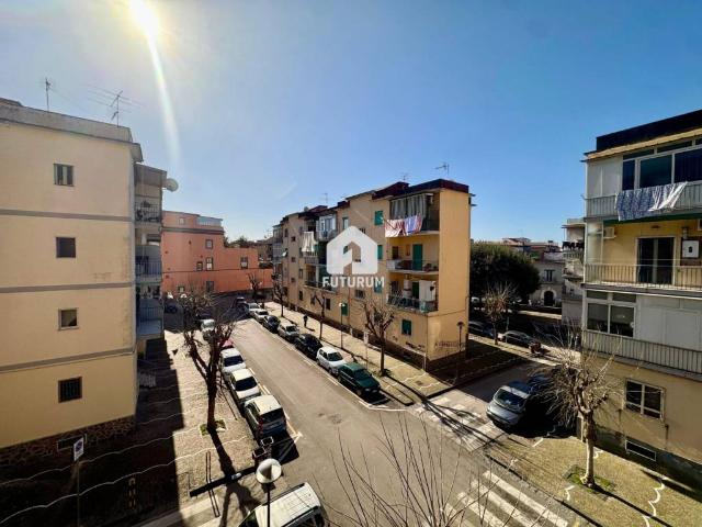Appartamento in vendita a Portici, Campania