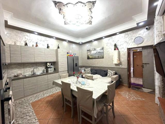 Appartamento in vendita a Portici, Campania