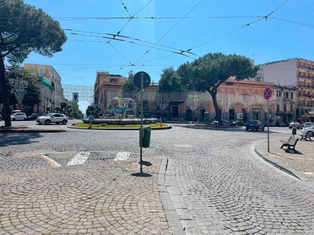 Appartamento in vendita a Portici, Campania