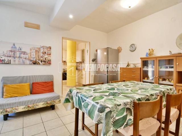 Appartamento in vendita a Faleriense, Marche