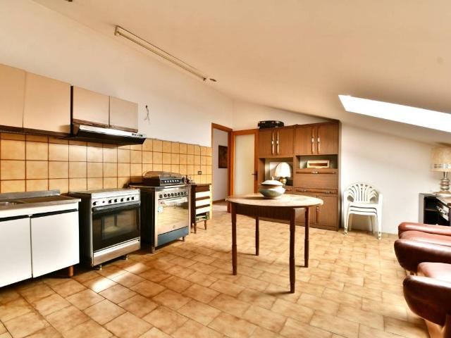 Appartamento in vendita a Faleriense, Marche