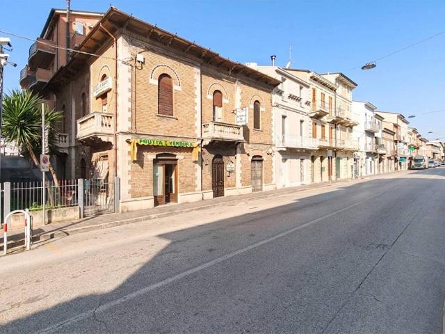 Villa Indipendente in vendita a Centro, Marche
