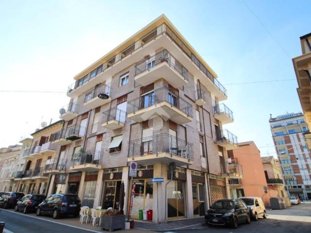 Appartamento in vendita a Centro, Marche