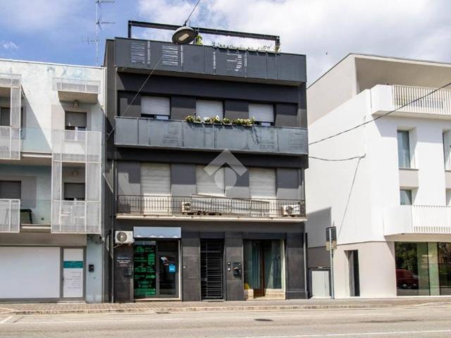 Appartamento in vendita a Centro, Marche