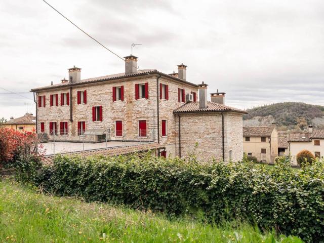 Appartamento in vendita a Pieve del Grappa, Possagno
