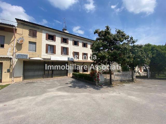 Appartamento in vendita a Pieve del Grappa, Possagno
