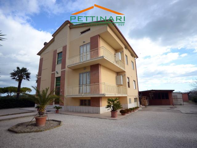Appartamento in vendita a Marche, Macerata