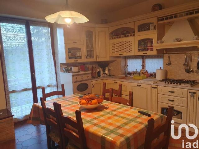 Appartamento in vendita a Contrada Tergi, Marche