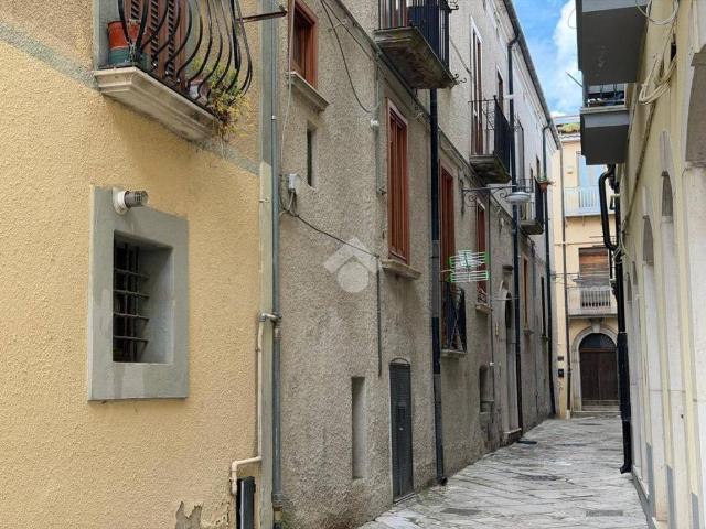 Appartamento in vendita a Montereale, Potenza