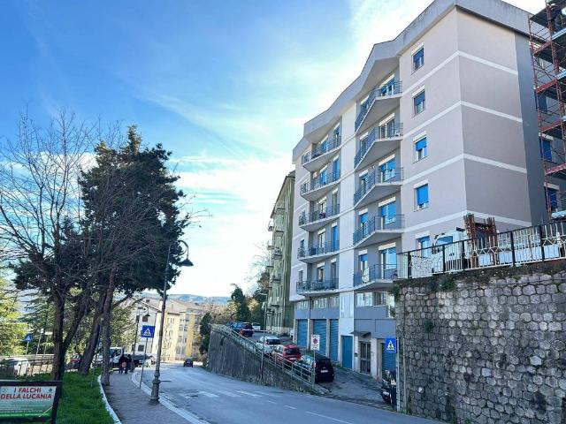 Appartamento in vendita a Montereale, Potenza