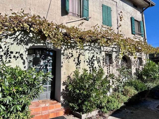Rustico in vendita a Pozzolengo, Lombardia