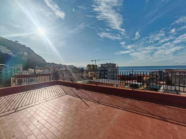 Appartamento in vendita a Pisciarelli, Pozzuoli