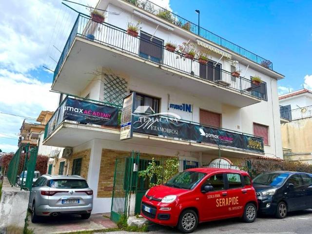 Appartamento in vendita a Pozzuoli, Campania