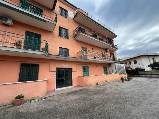 Appartamento in vendita a Pozzuoli, Campania