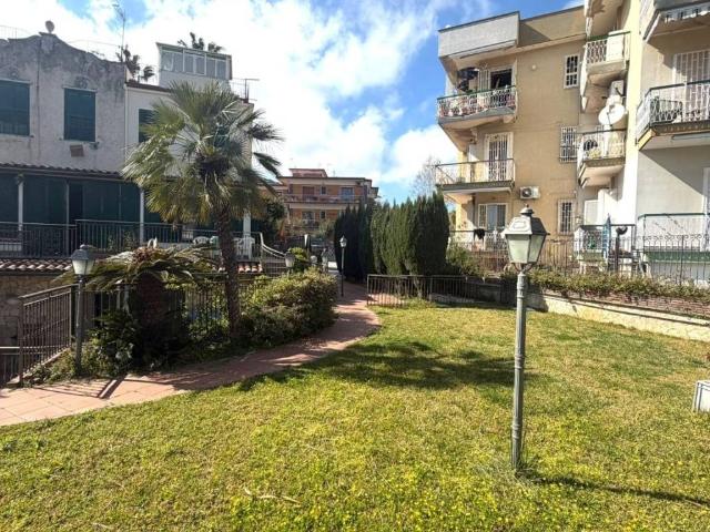 Appartamento in vendita a Pozzuoli, Campania