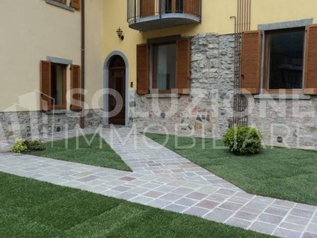 Appartamento in vendita a Pradalunga, Bergamo