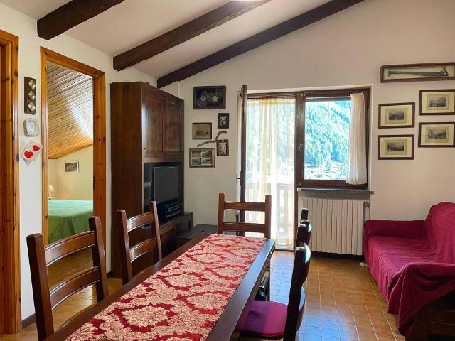 Appartamento in vendita a Rivets, Piemonte