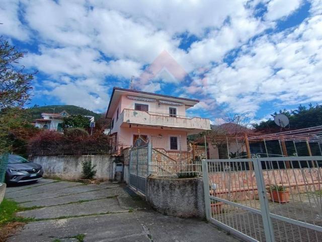 Appartamento in vendita a Foresta, Calabria