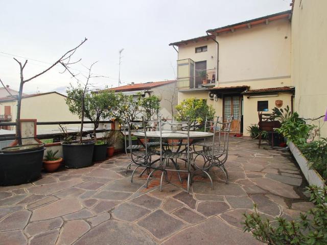 Appartamento in vendita a Prato, Toscana