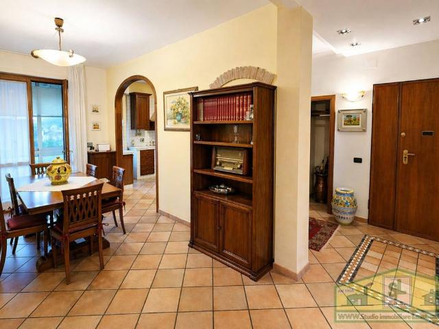 Appartamento in vendita a Prato, Toscana