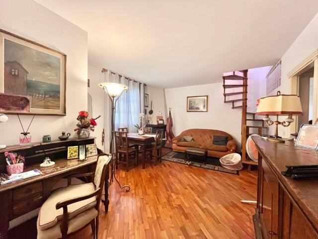 Appartamento in vendita a Prato, Toscana