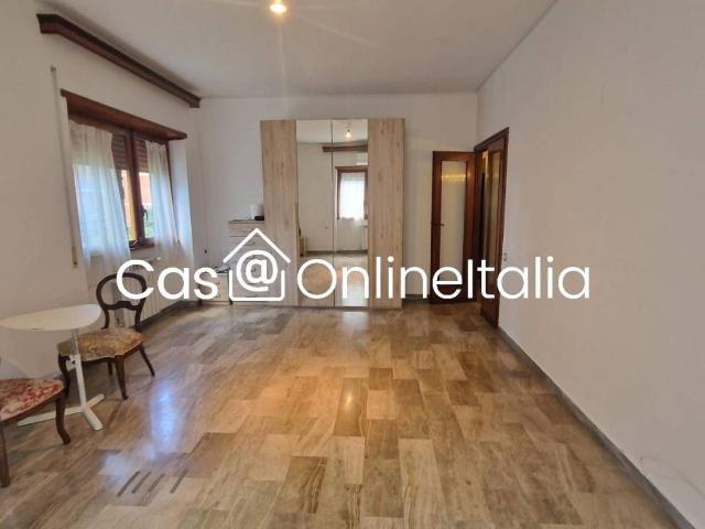 Appartamento in vendita a Prato, San Martino