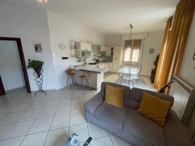 Appartamento in vendita a Centro Direzionale, Prato