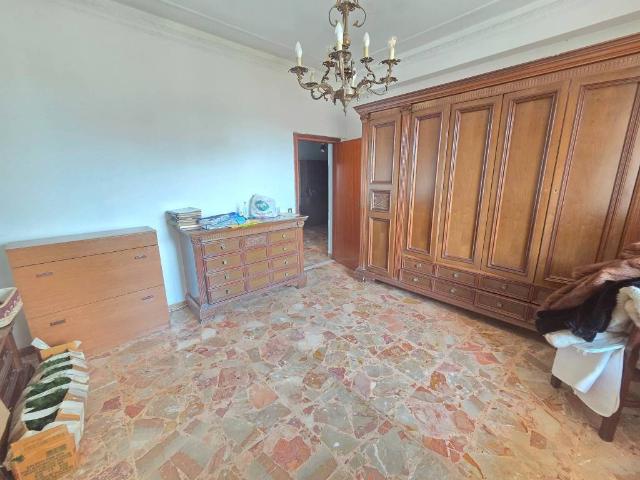 Appartamento in vendita a Centro Direzionale, Prato