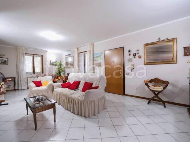 Appartamento in vendita a Prato, Toscana