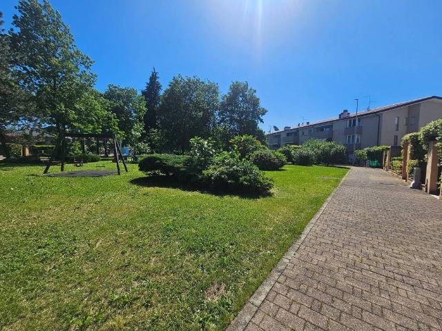Appartamento in vendita a Presezzo, Lombardia