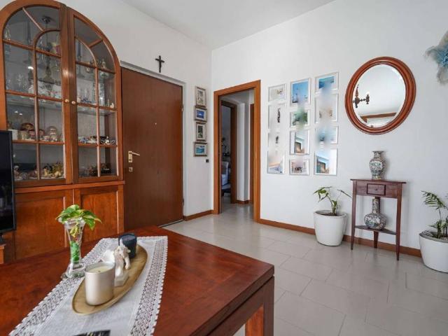 Appartamento in vendita a Presezzo, Lombardia