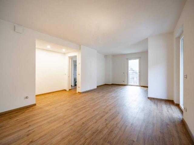 Appartamento in vendita a Primaluna, Lombardia