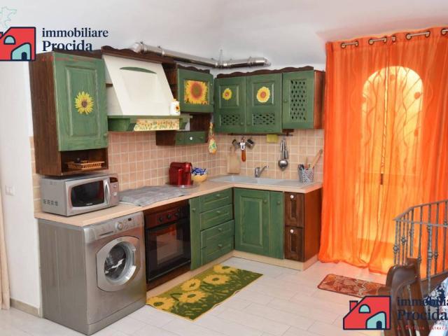 Appartamento in vendita a Corricella, Procida