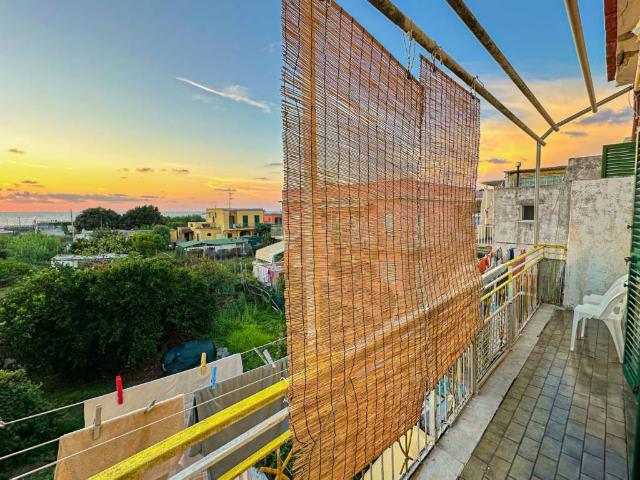 Appartamento in vendita a Chiaiolella, Procida