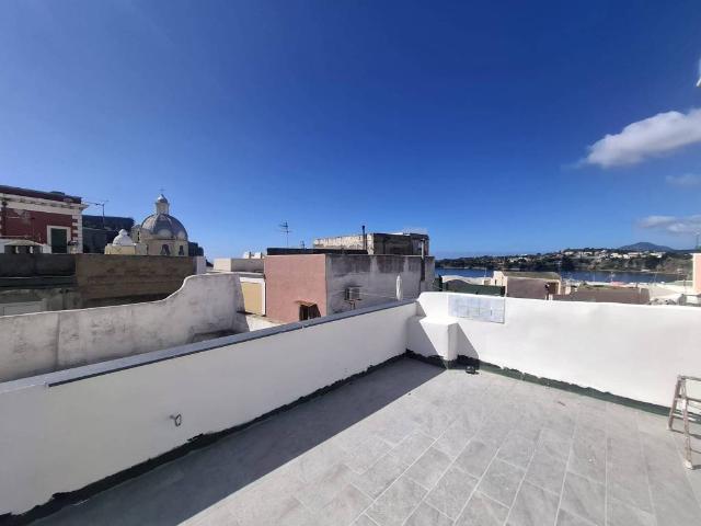 Appartamento in vendita a Corricella, Procida