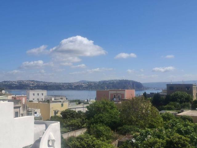 Appartamento in vendita a Corricella, Procida
