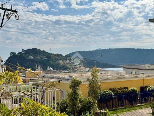 Appartamento in vendita a Corricella, Procida