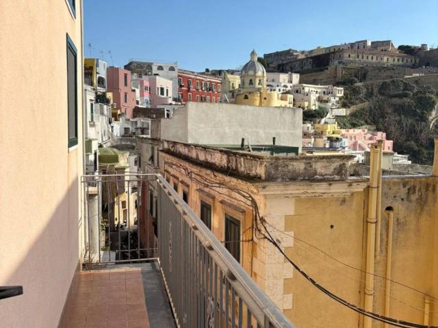 Appartamento in vendita a Corricella, Procida