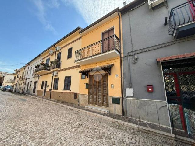 Appartamento in vendita a Puglianello, Campania